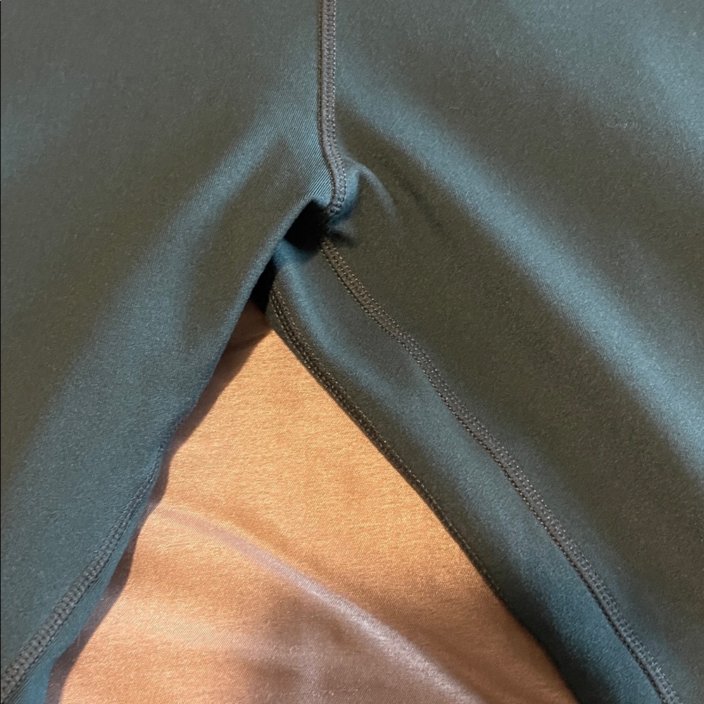 Nike Green 7/8 Leggings - Picture 3 of 7